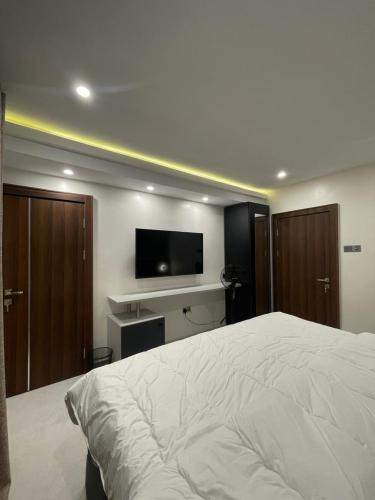 genesis_apartment_by_tiffynova_14