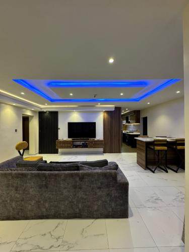 tiffynova_second_hotel_02